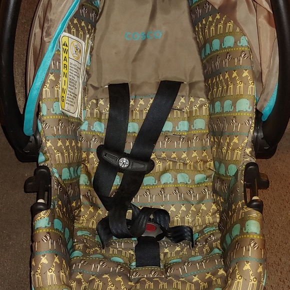 Cosco Like new car seat - Picture 2 of 3